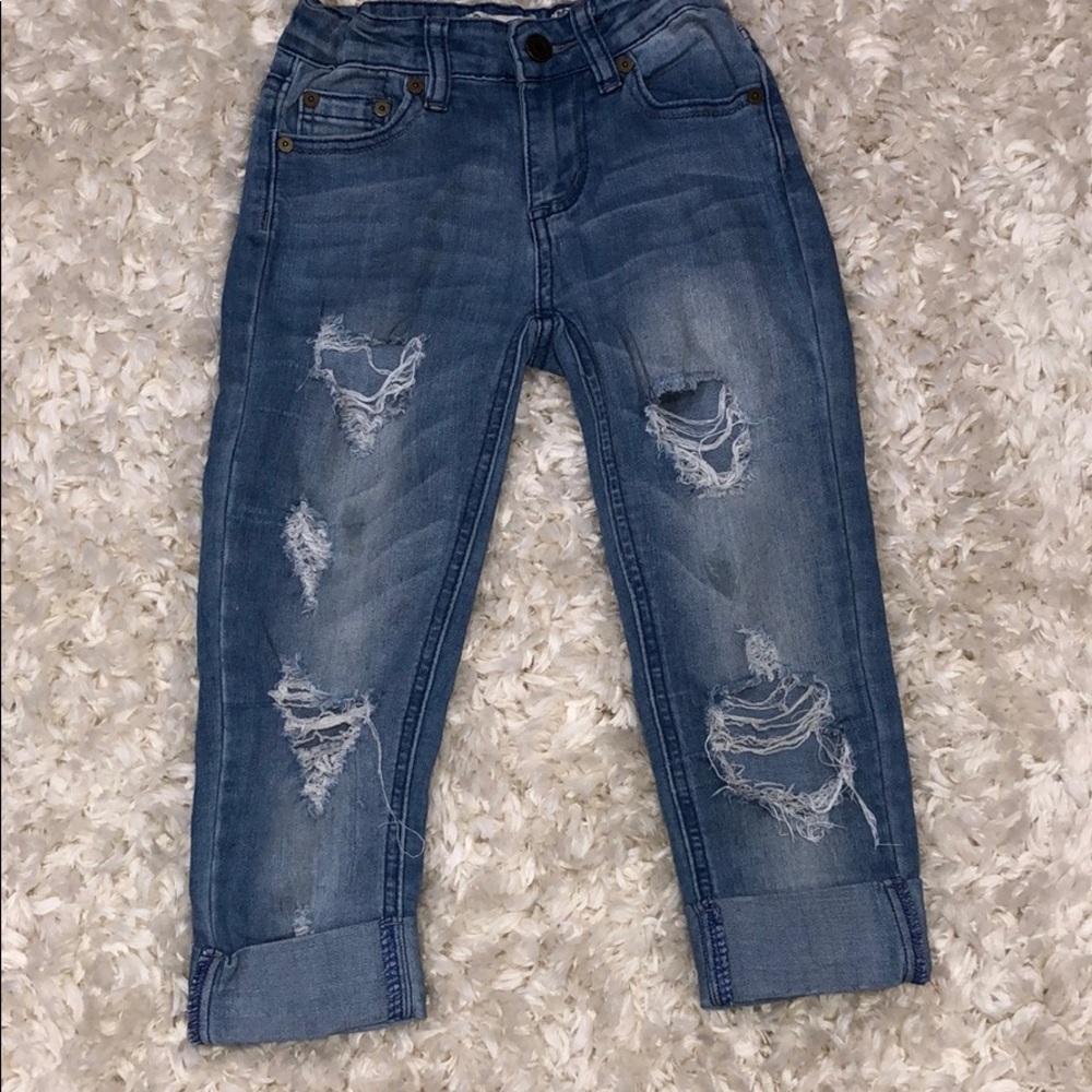 3/$20 Girls Ripped Denim Capris!